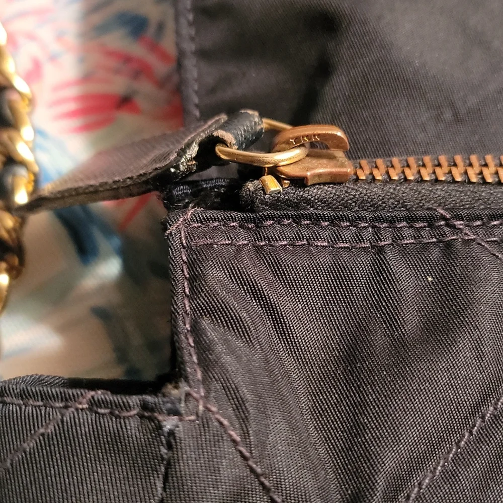 PRADA - Picture 5 of 15